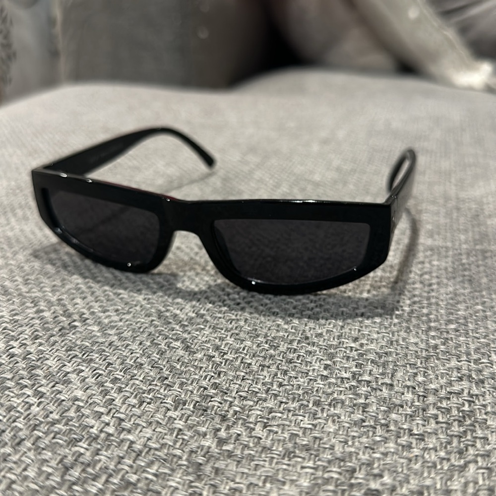 MOVING SALE Black Slim Rectangular Retro Sunglasses - Picture 4 of 7